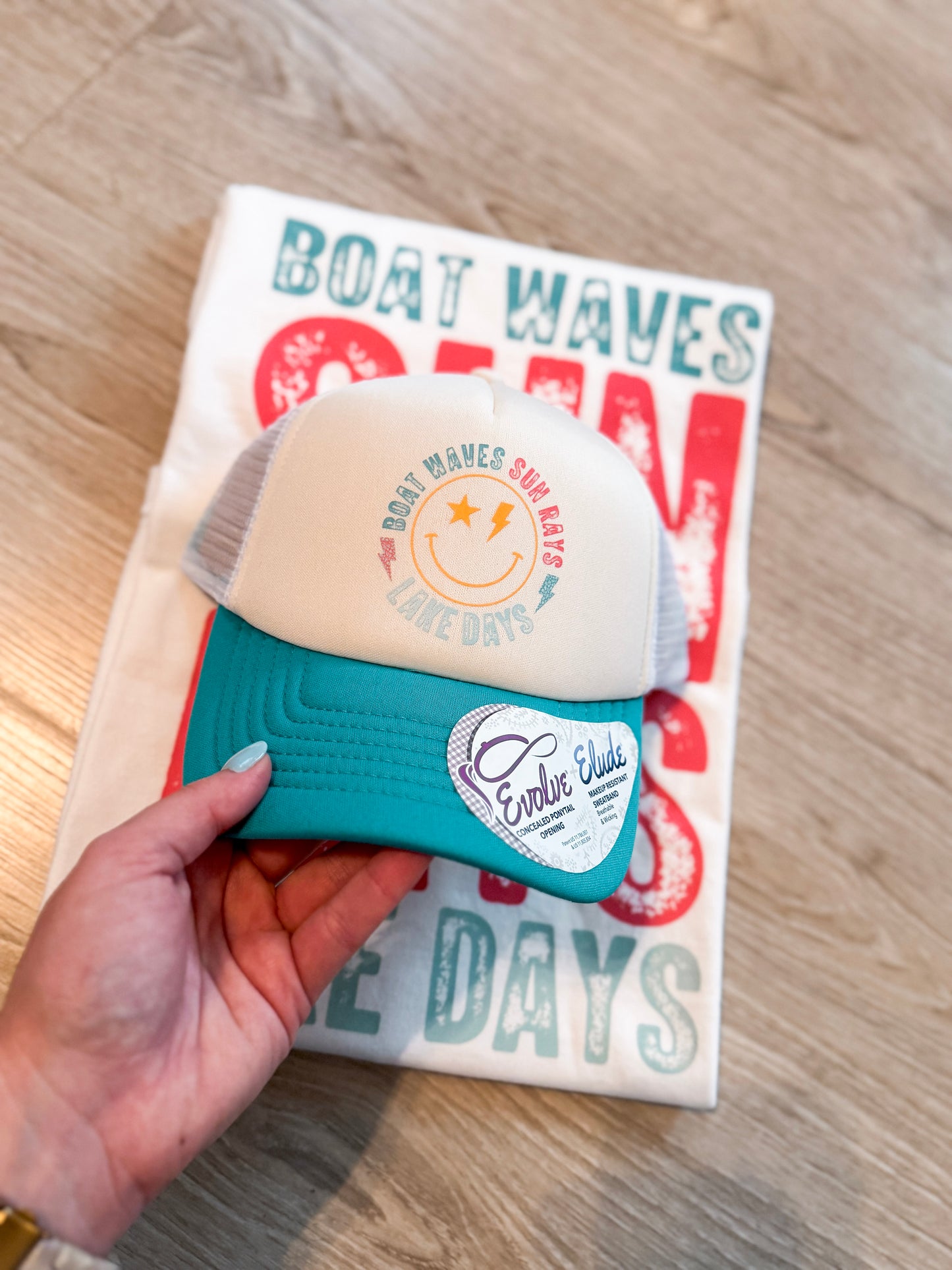Boat Waves - Sun Rays - Lake Days Hat