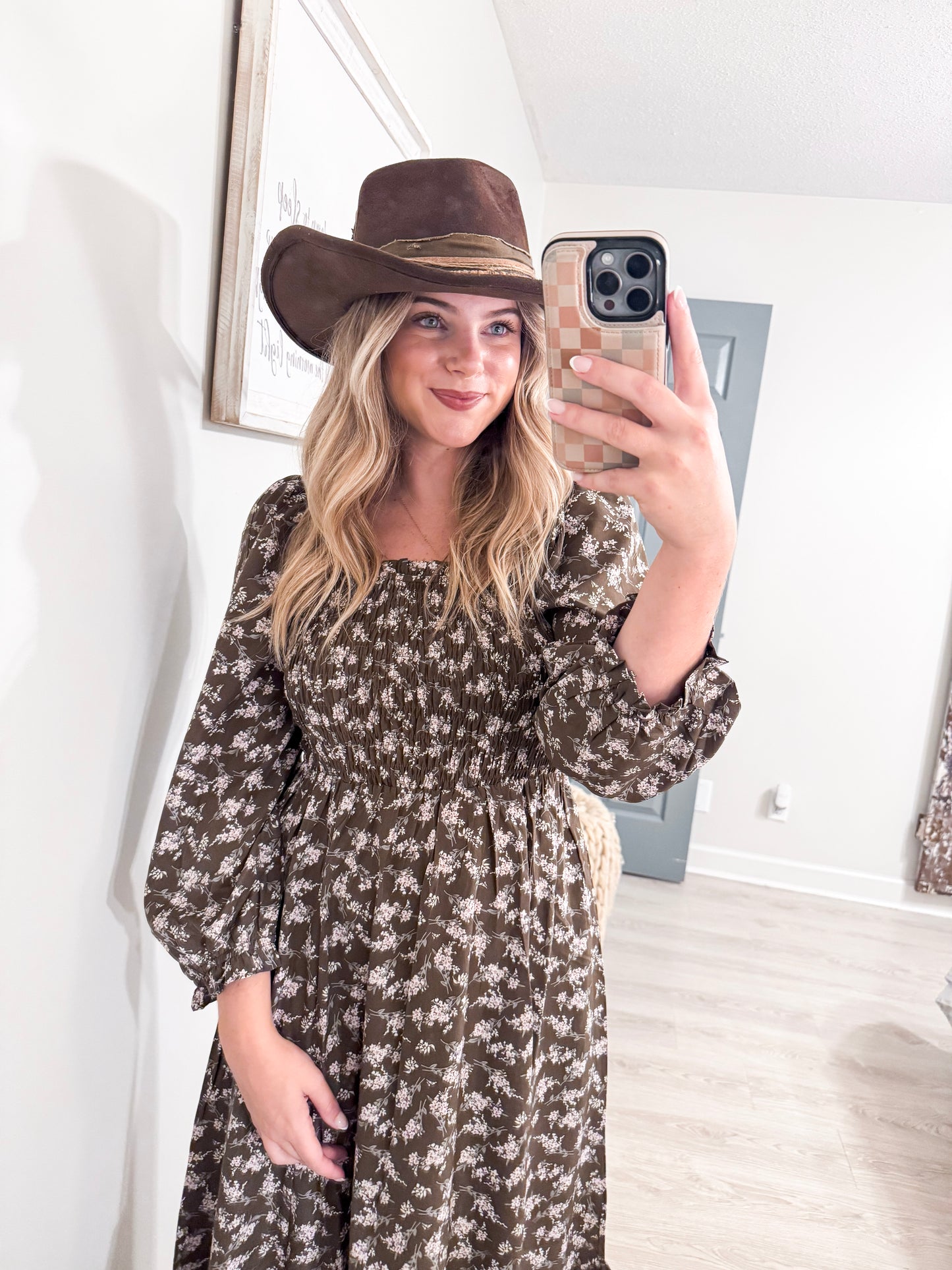 Romantic Long-sleeve Floral Maxi Dress with Pockets