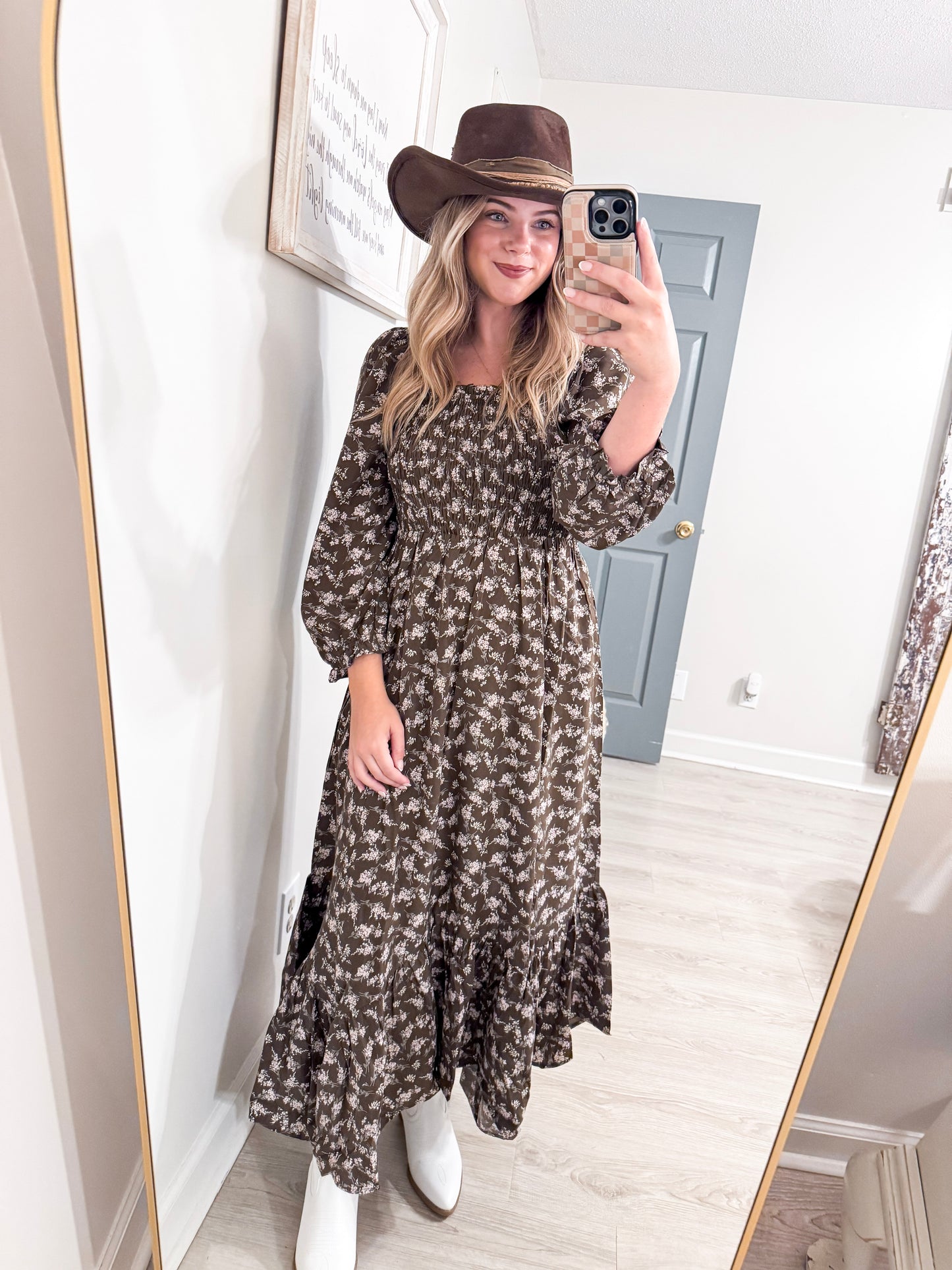 Romantic Long-sleeve Floral Maxi Dress with Pockets