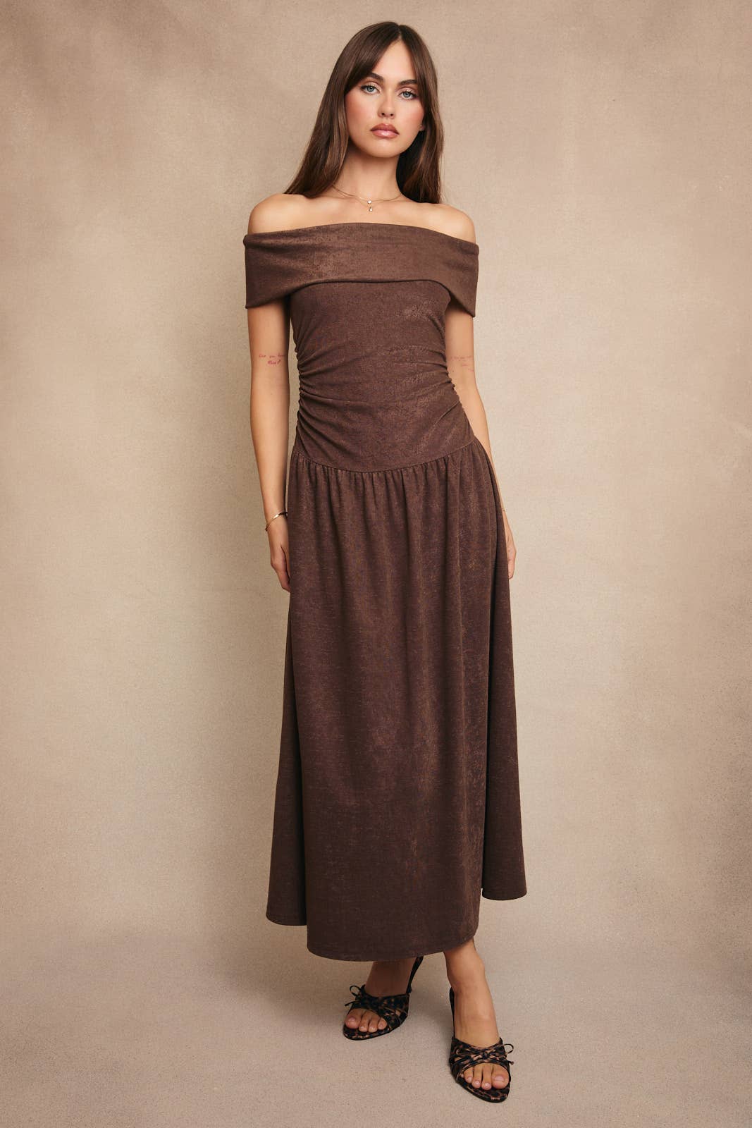 OFF SHOULDER LOW WAIST KNIT MIDI DRESS