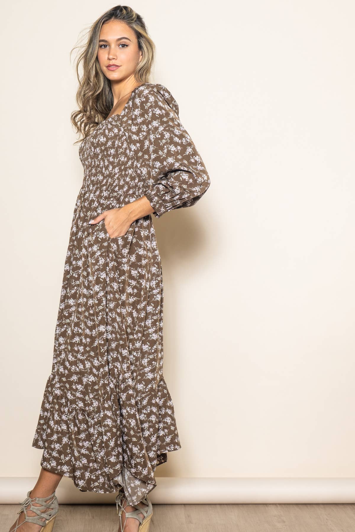 Romantic Long-sleeve Floral Maxi Dress with Pockets
