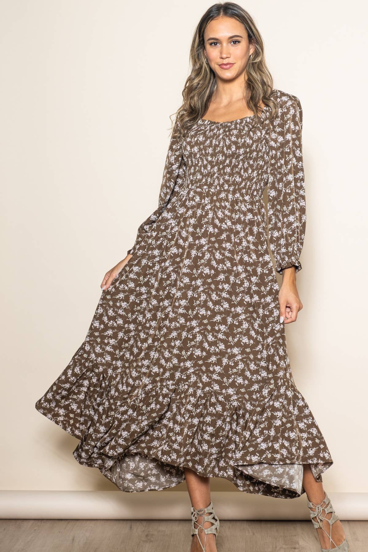 Romantic Long-sleeve Floral Maxi Dress with Pockets