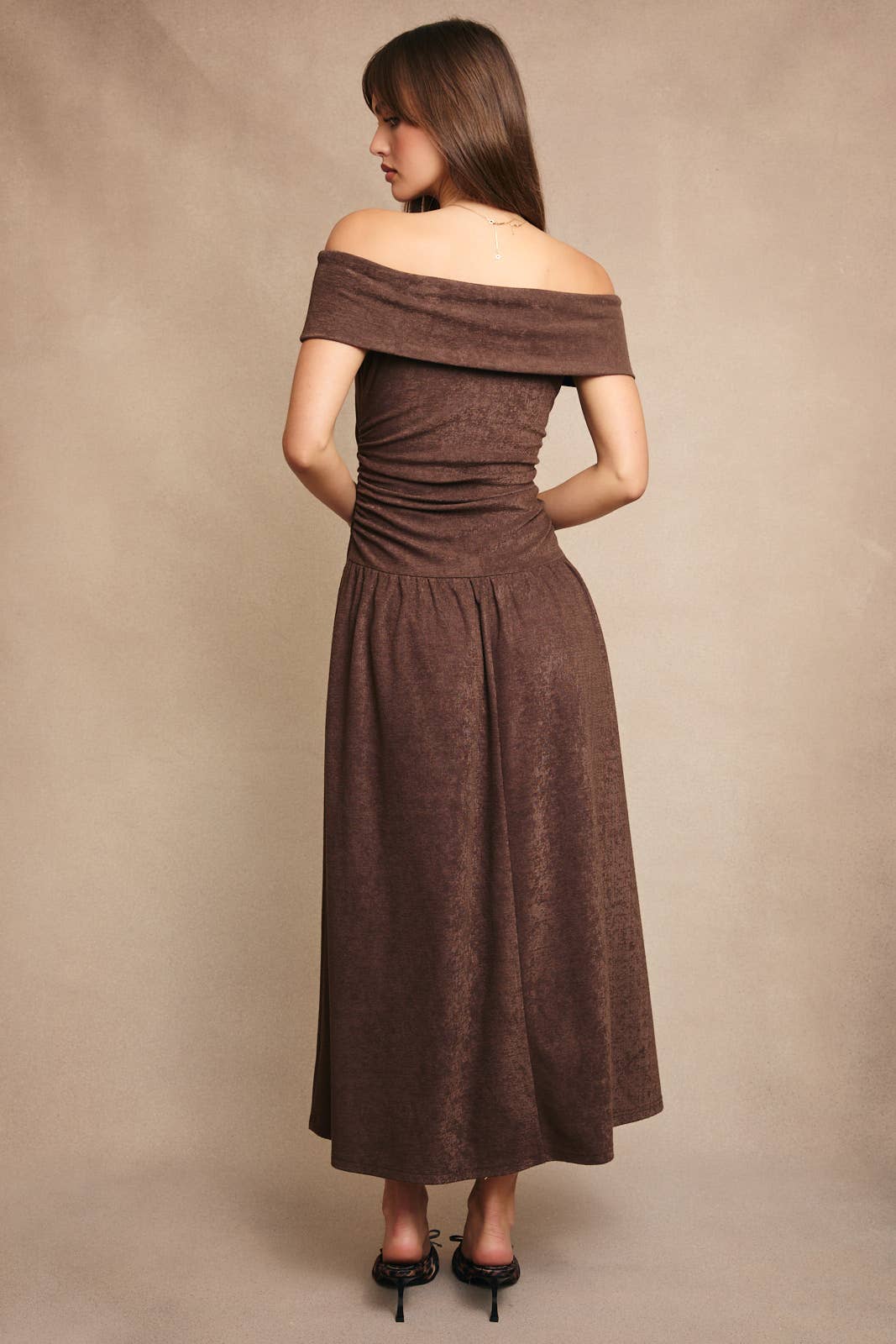OFF SHOULDER LOW WAIST KNIT MIDI DRESS