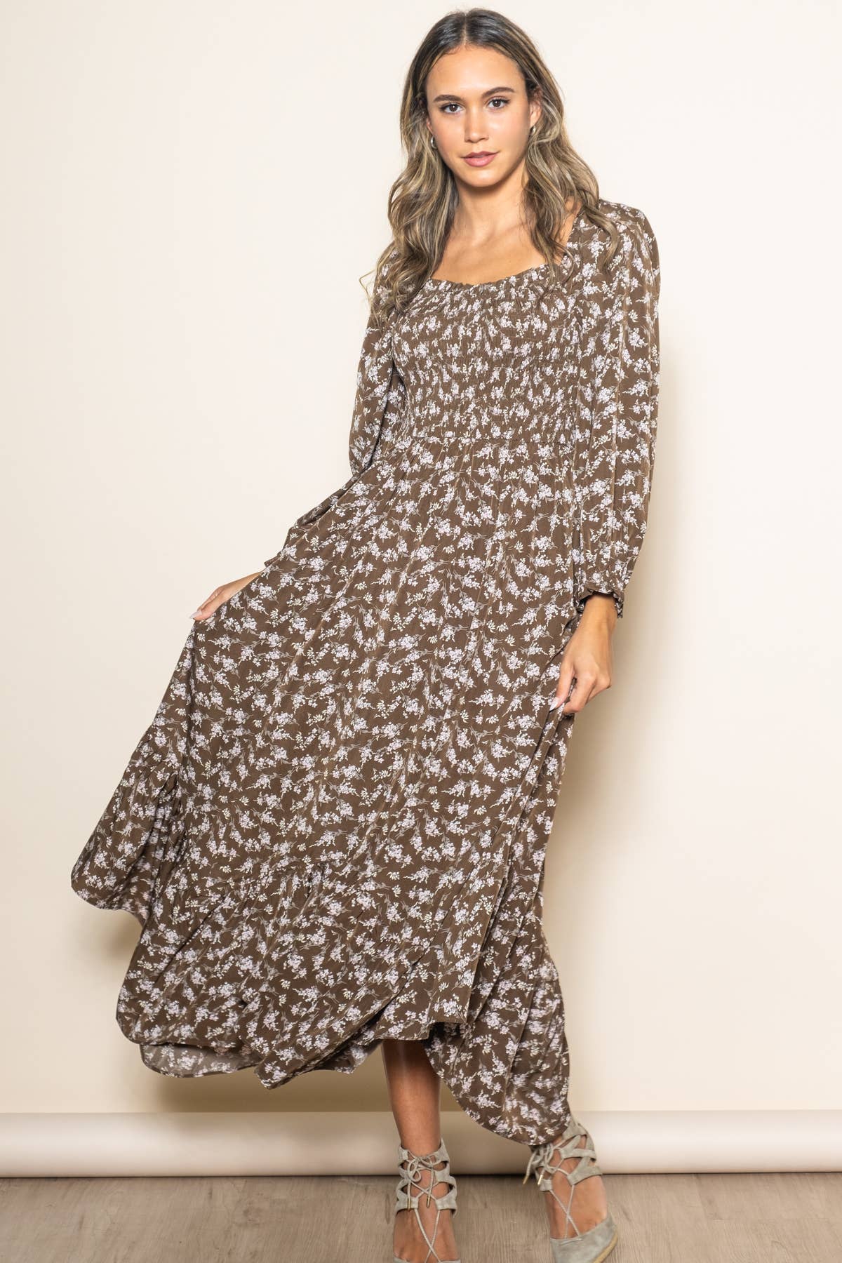 Romantic Long-sleeve Floral Maxi Dress with Pockets