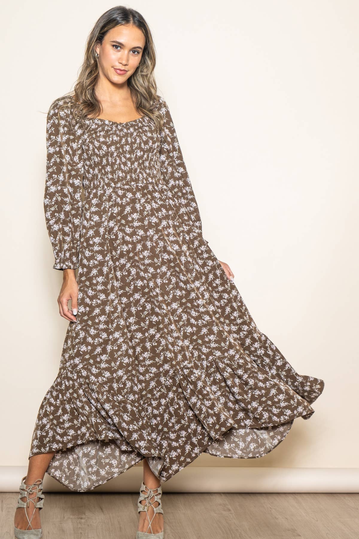 Romantic Long-sleeve Floral Maxi Dress with Pockets