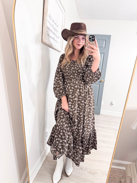 Romantic Long-sleeve Floral Maxi Dress with Pockets