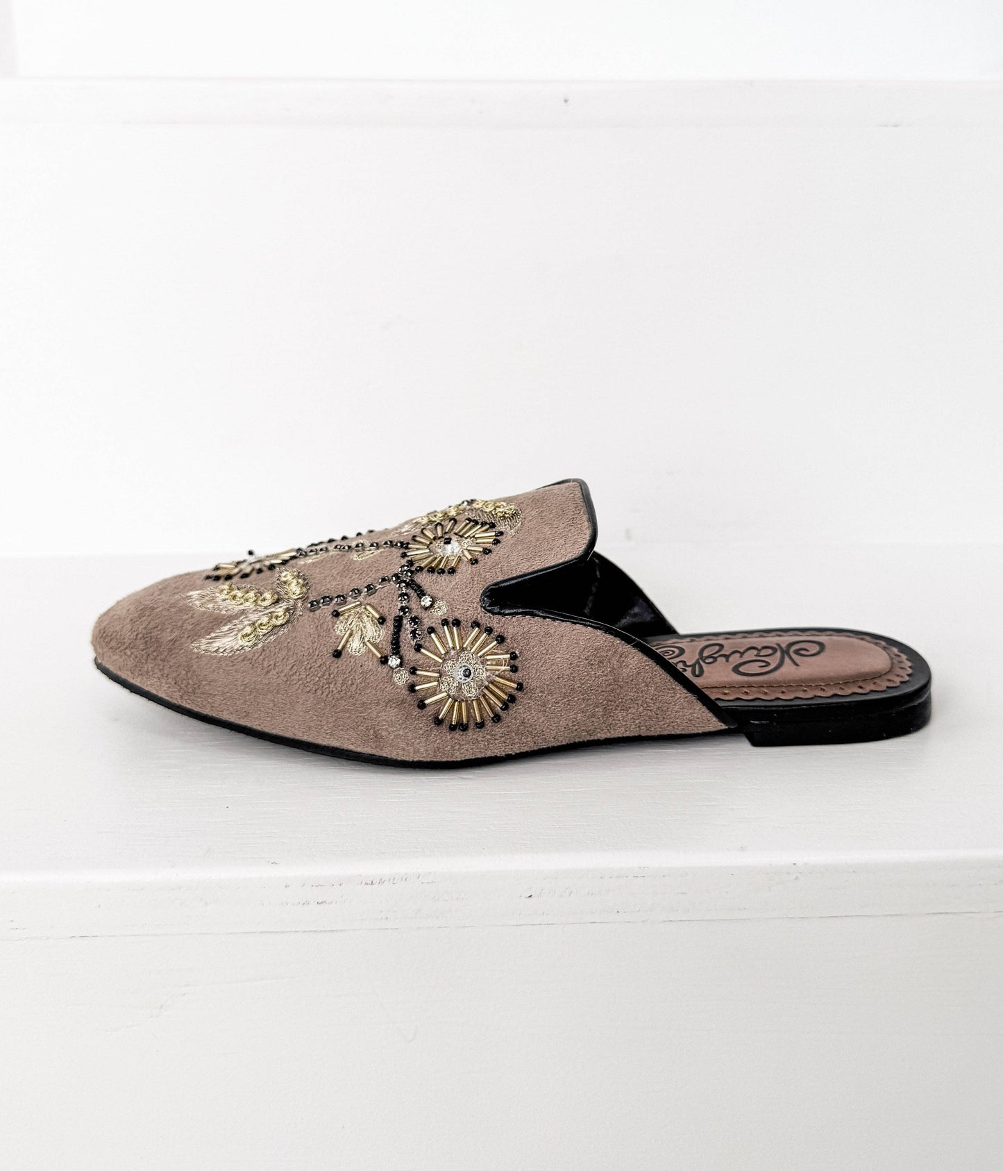 Floral Island Flats in Taupe